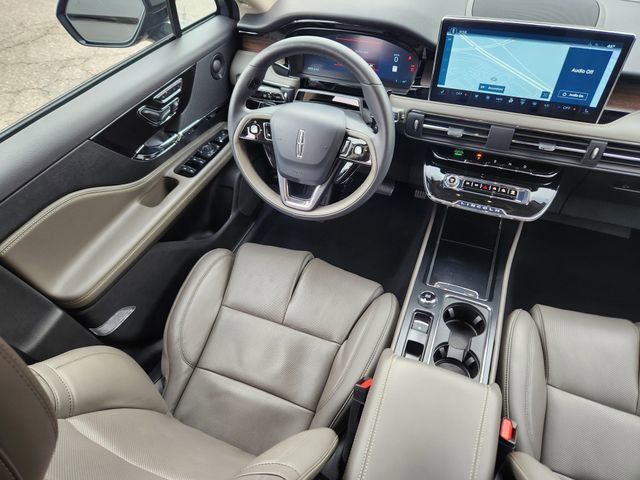 New 2025 Lincoln Corsair Reserve w/ Equipment Group 202A image 10