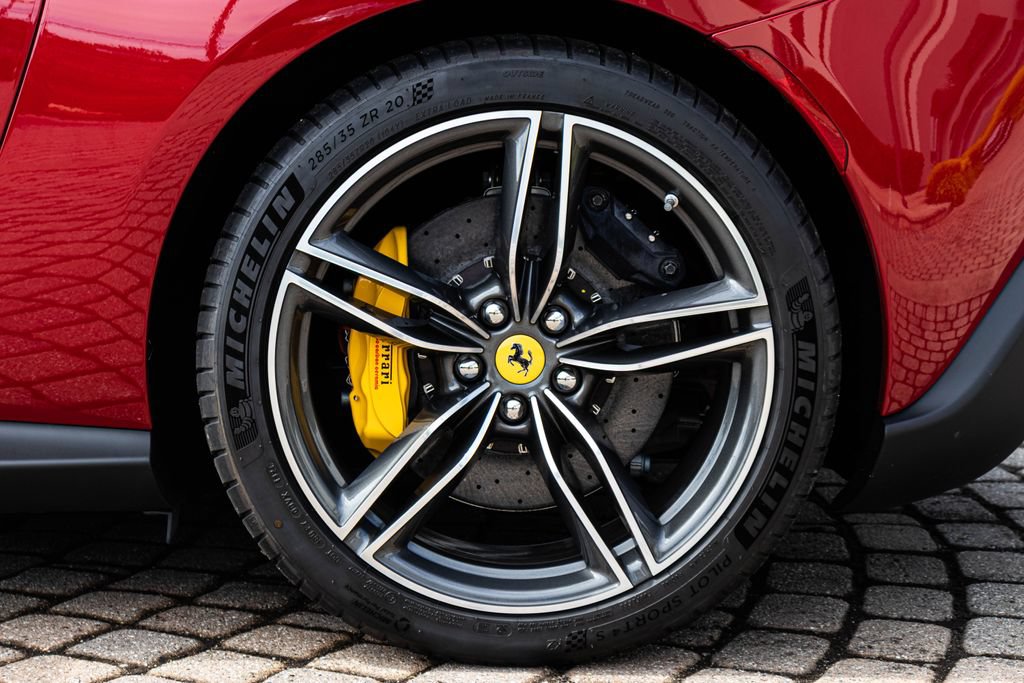 Certified 2025 Ferrari Roma Spider RWD image 60