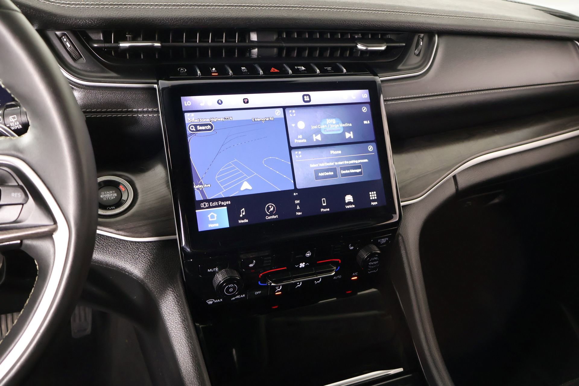 Used 2023 Jeep Grand Cherokee Limited image 5