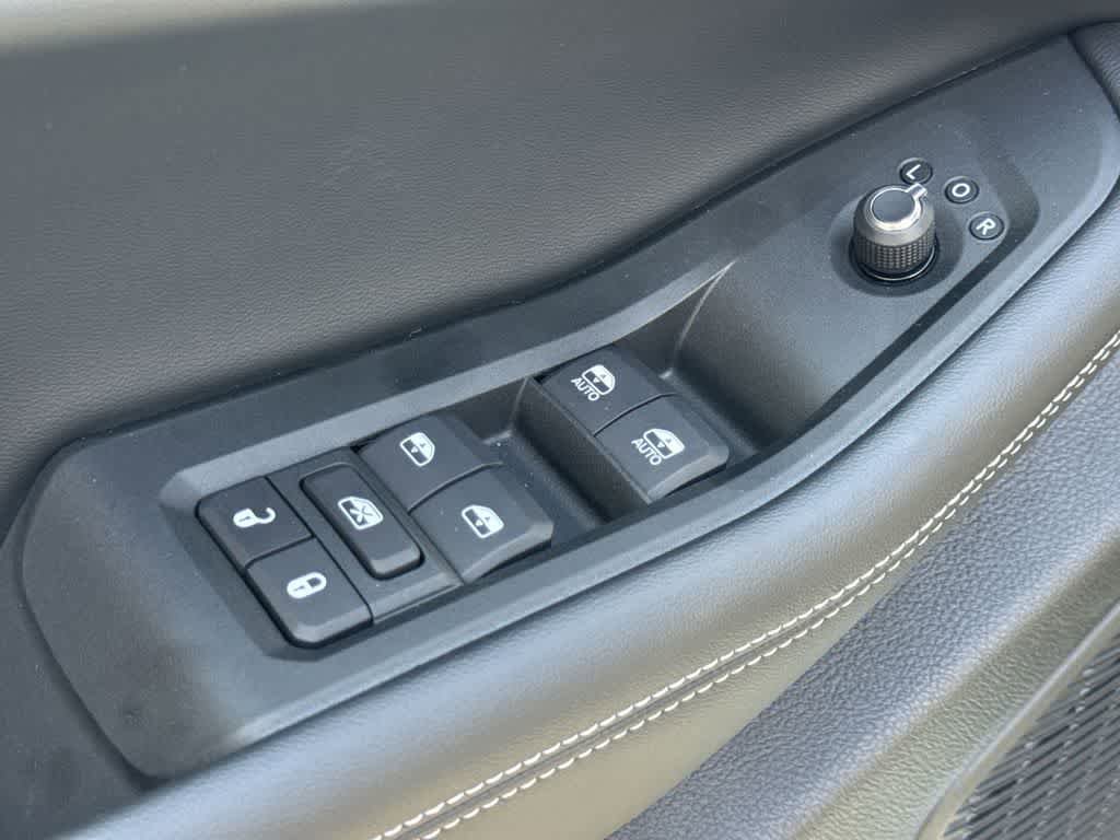 New 2025 Jeep Grand Cherokee L Altitude AWD/4WD image 24