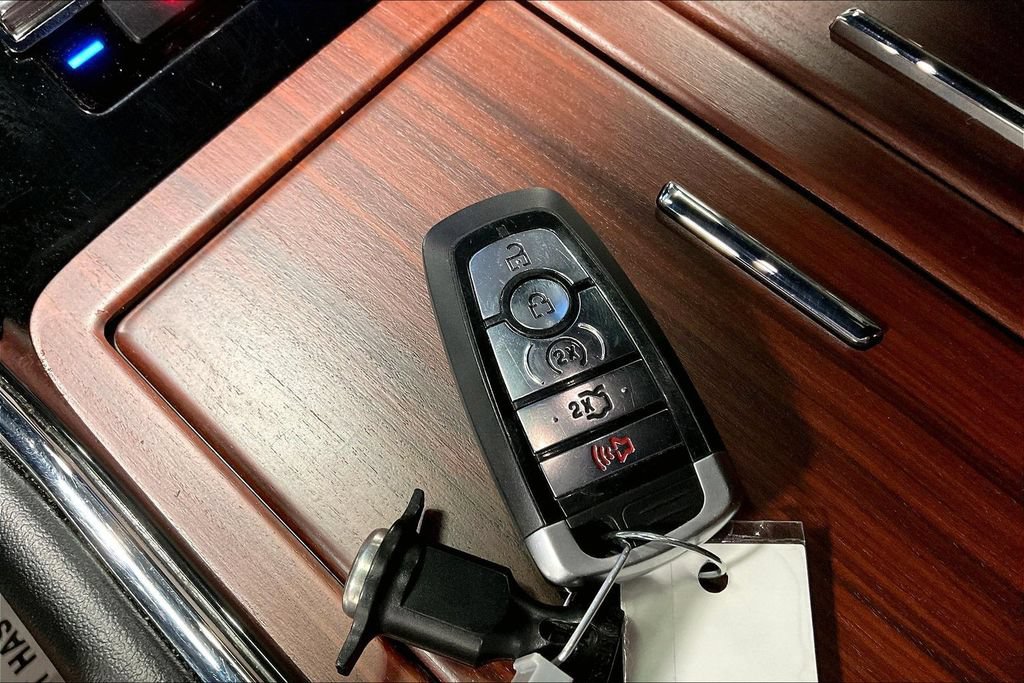 Used 2018 Lincoln Navigator Reserve w/ Technology Package AWD/4WD image 12