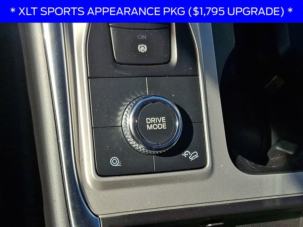 Used 2022 Ford Explorer XLT w/ Equipment Group 202A image 27