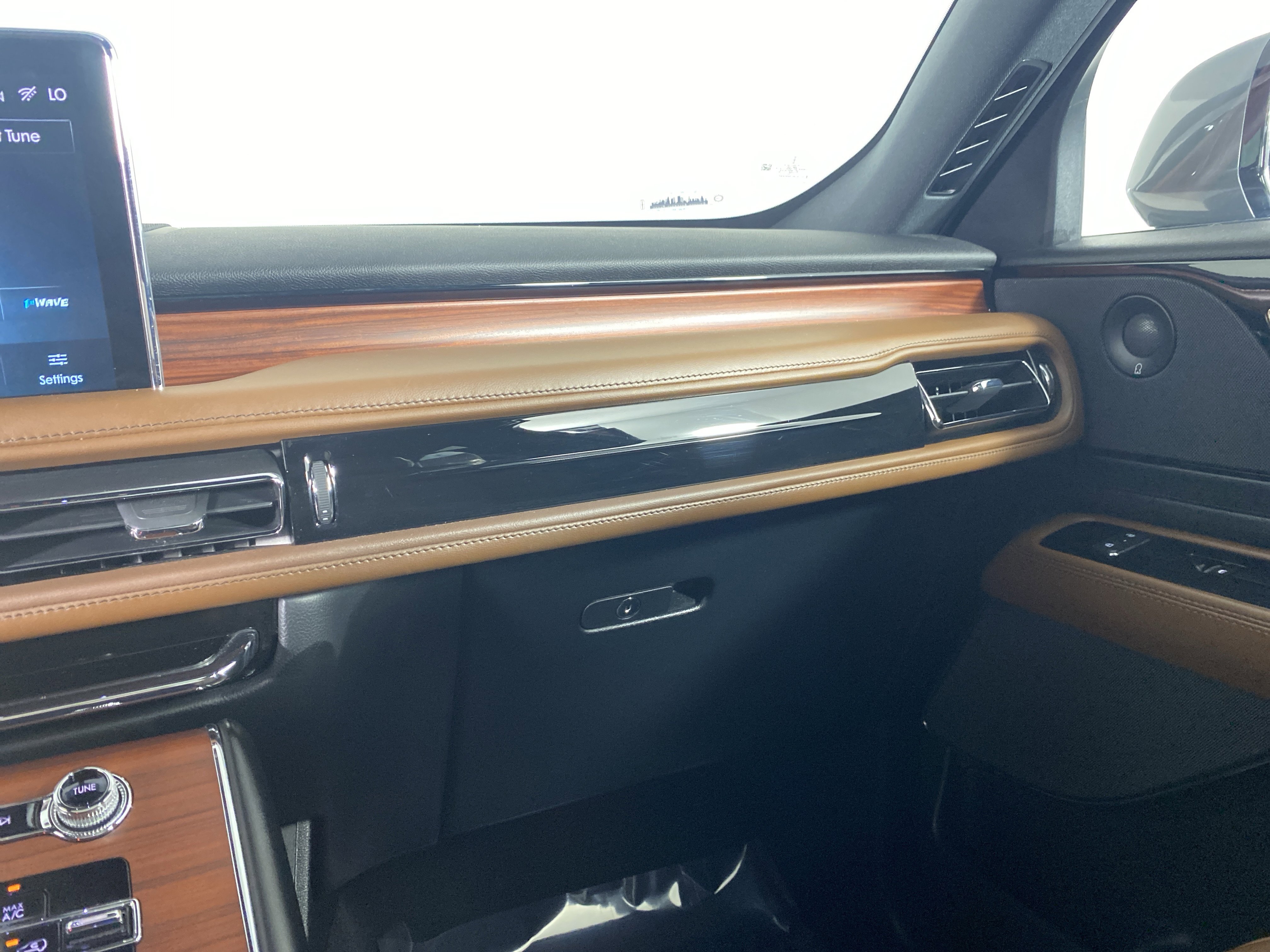 Used 2021 Lincoln Aviator Reserve w/ Equipment Group 208A image 31