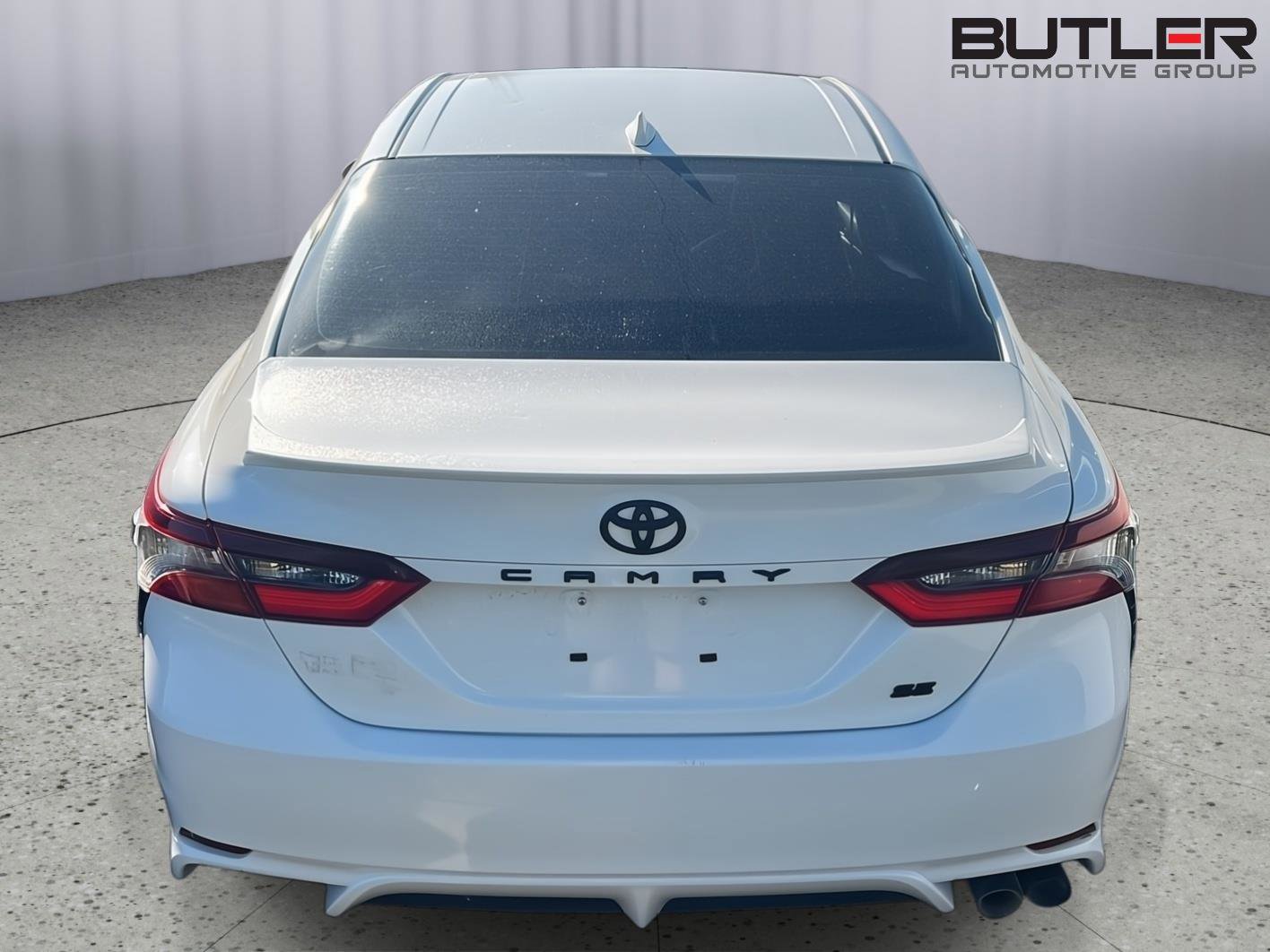 Used 2024 Toyota Camry SE image 9