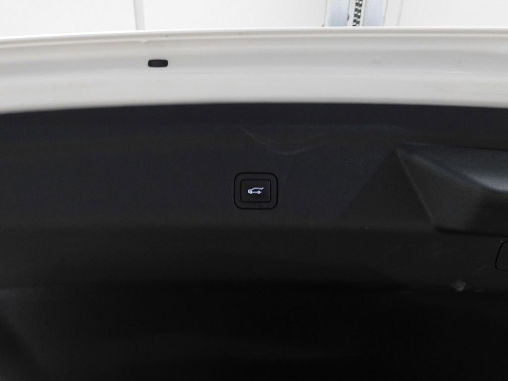 Used 2024 Cadillac Escalade ESV Sport w/ LPO, ONYX Package image 89