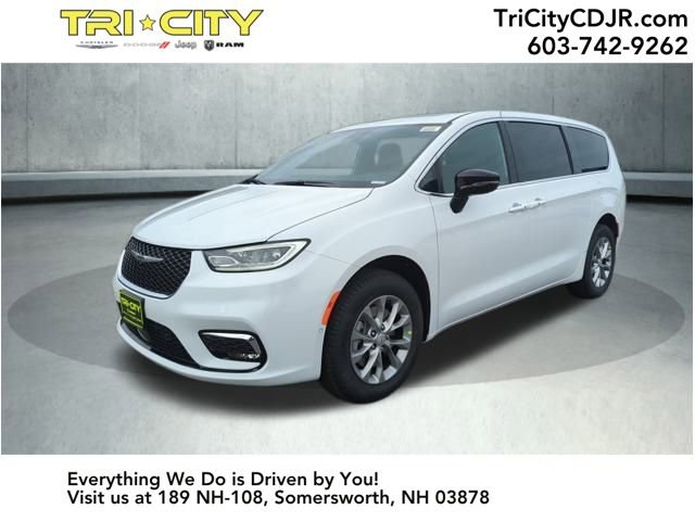 New 2026 Chrysler Pacifica Select