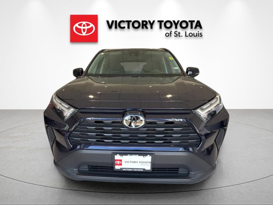 Used 2025 Toyota RAV4 XLE AWD/4WD image 8