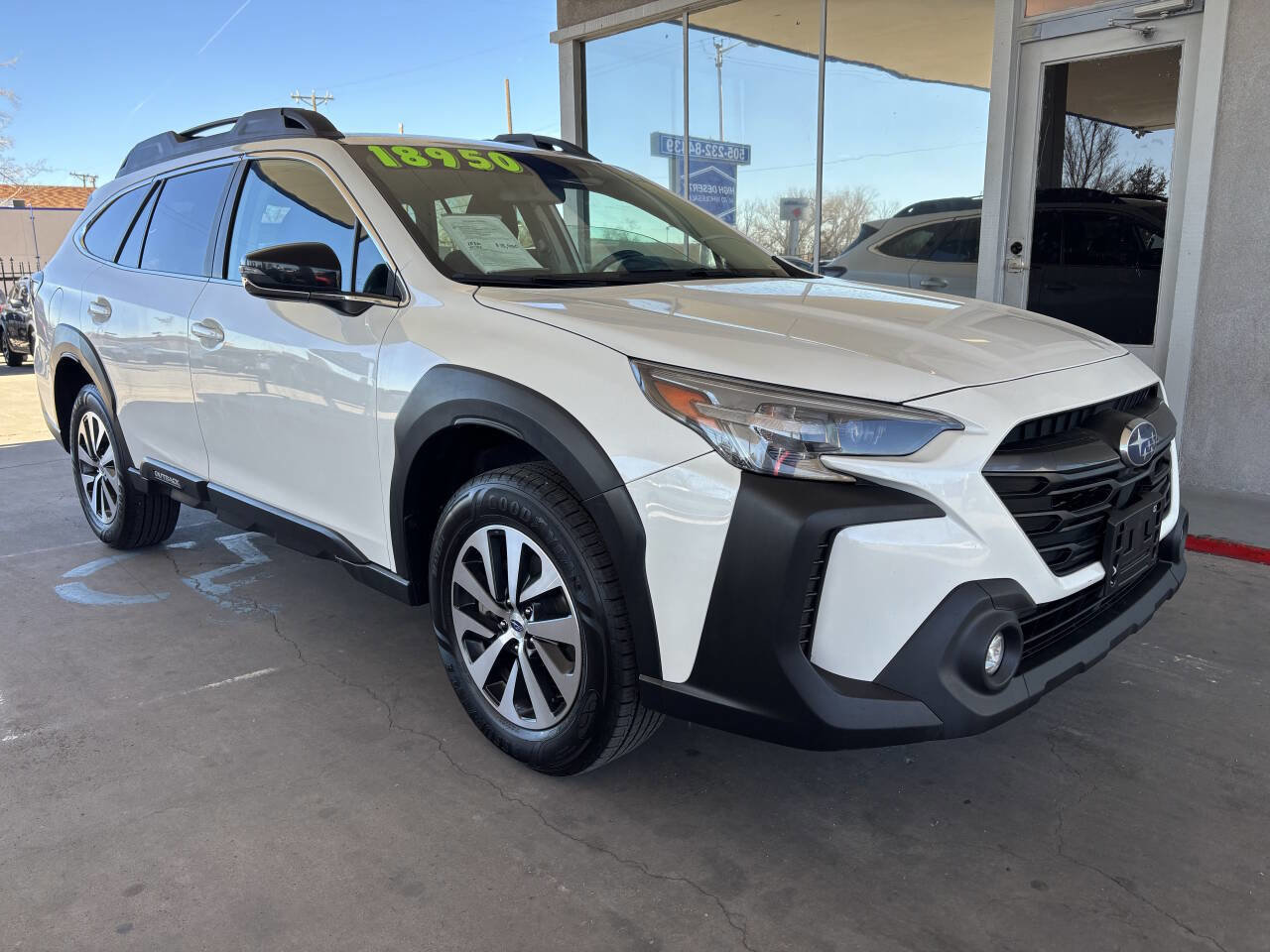 Used 2023 Subaru Outback Premium image 2