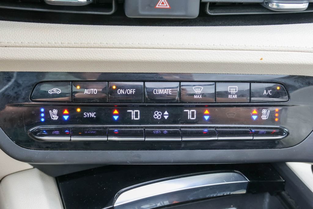 Used 2022 Buick Envision Avenir w/ Technology Package II image 23