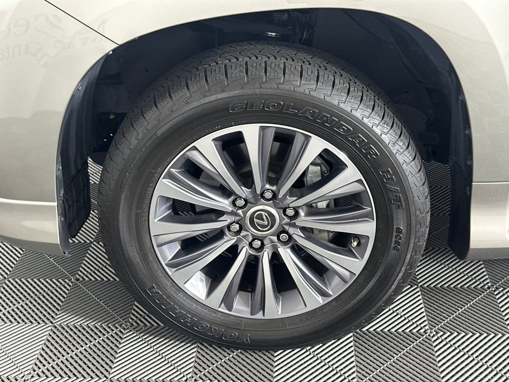 Used 2021 Lexus GX 460 Luxury w/ Accessory Package AWD/4WD image 11