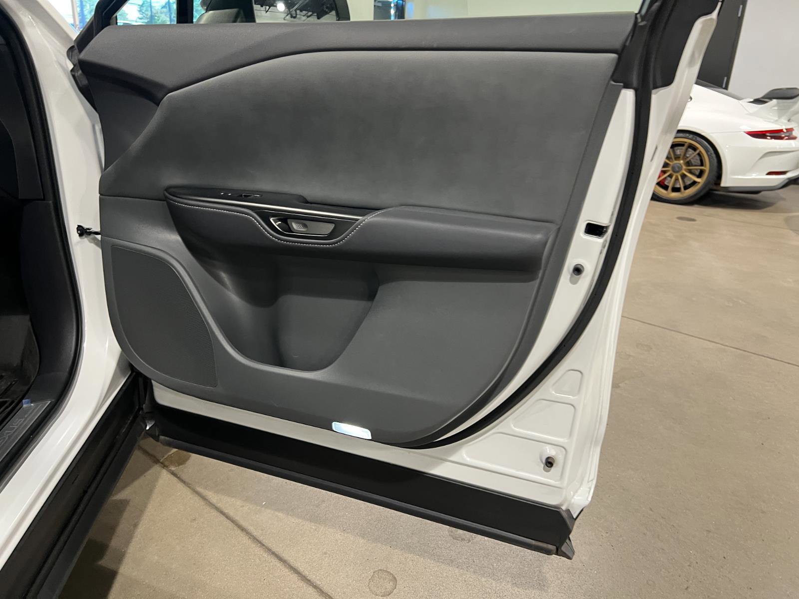 Used 2025 Lexus RZ 450e image 40