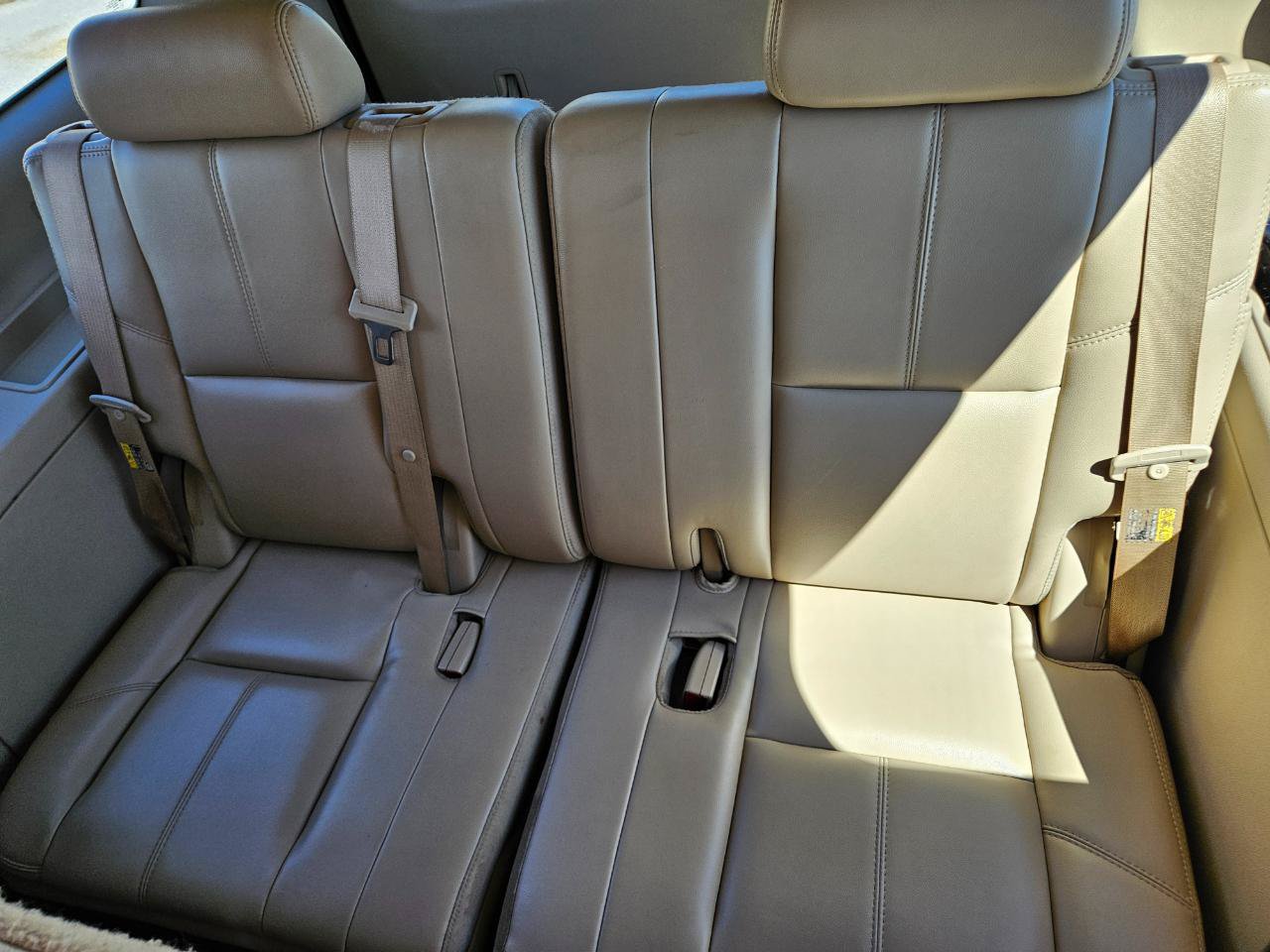 Used 2007 Chevrolet Suburban LT w/ LT Preferred Equipment Group AWD/4WD image 19