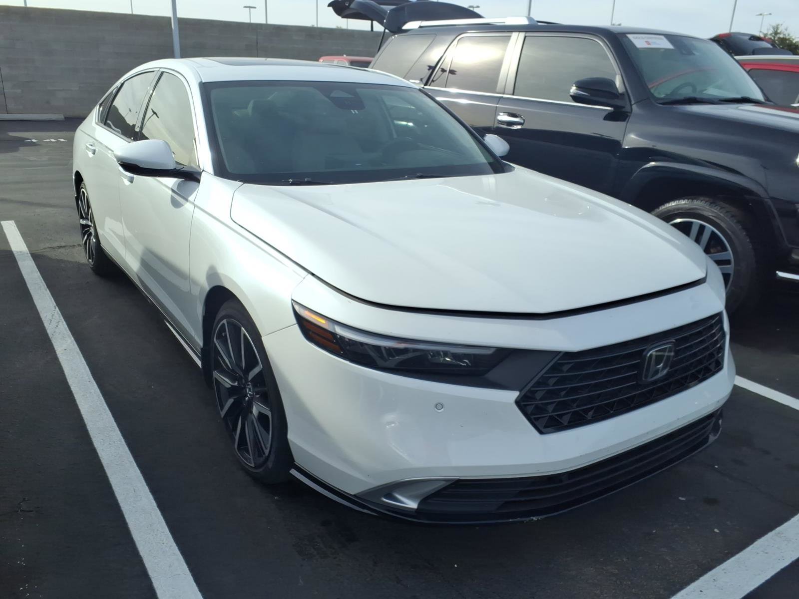 Used 2024 Honda Accord Touring image 2