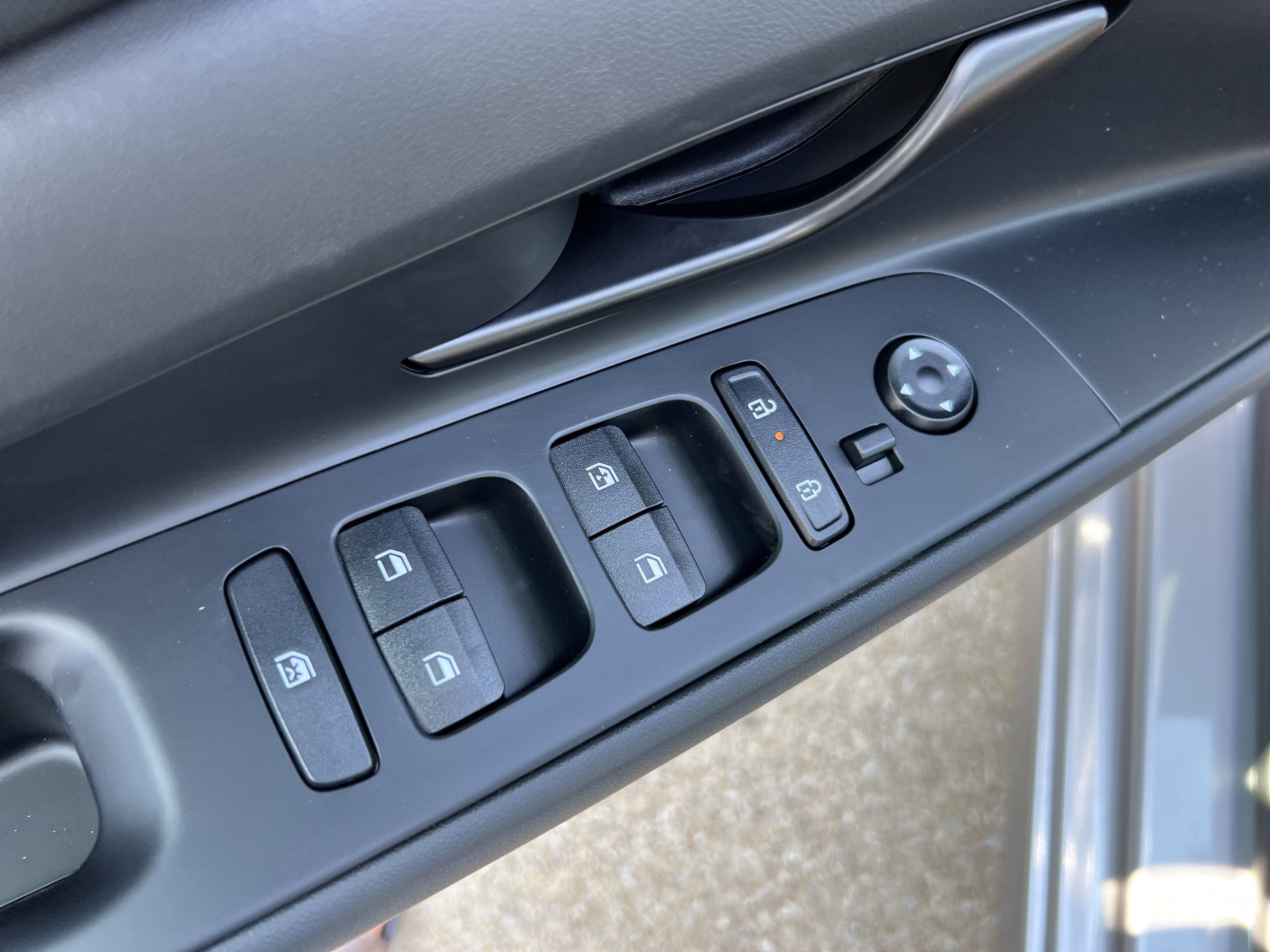 Used 2025 Hyundai Elantra Sport image 11