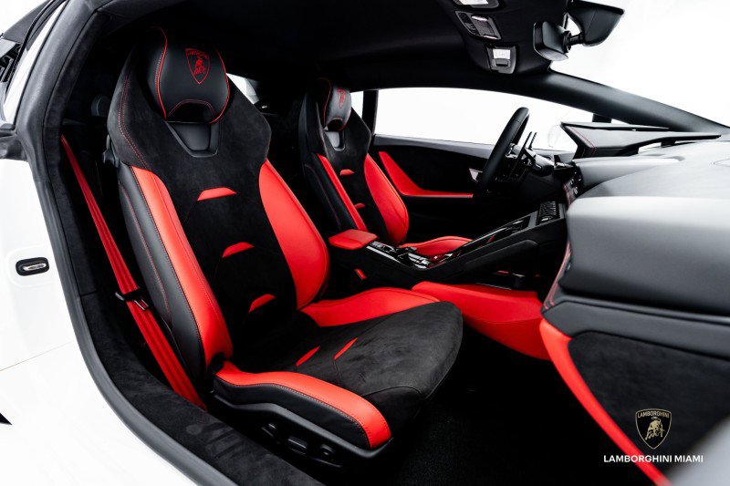 Used 2024 Lamborghini Huracan Tecnica image 42