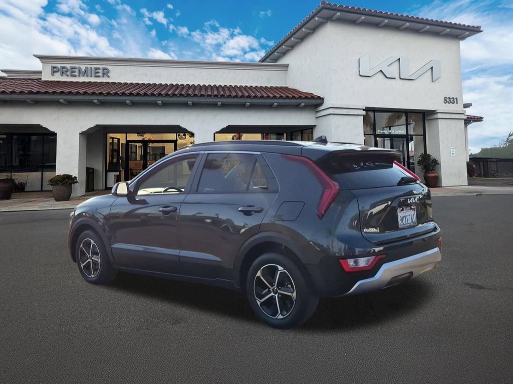 Certified 2025 Kia Niro EX FWD image 6