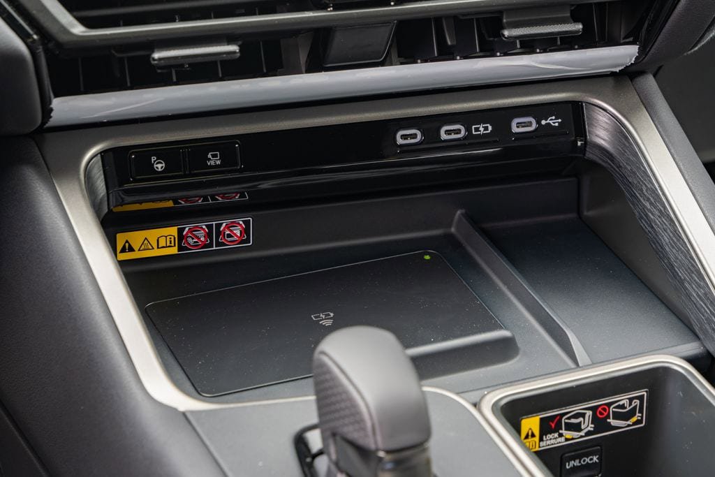 New 2026 Lexus TX 500h AWD image 24