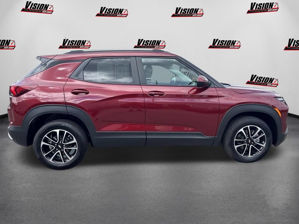 Used 2025 Chevrolet TrailBlazer LT w/ Convenience Package AWD/4WD image 4