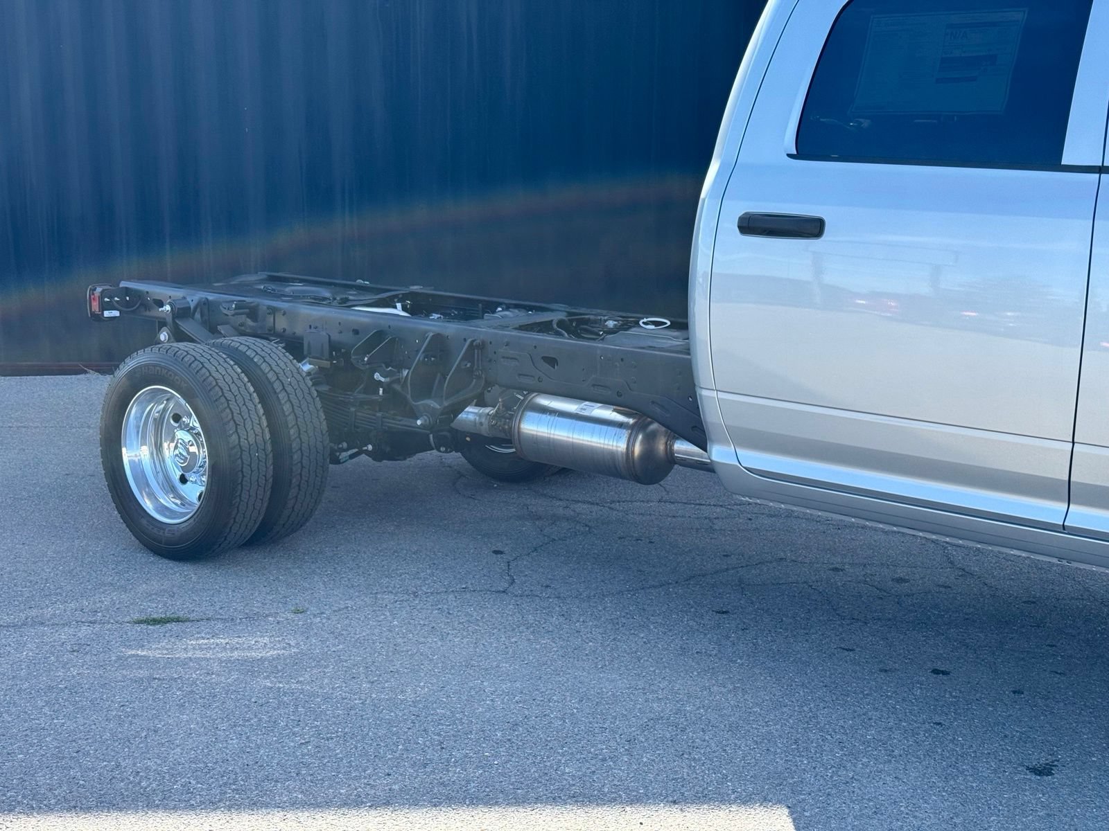New 2027 RAM 4500 4x4 Crew Cab DRW w/ Laramie Trim Package image 4