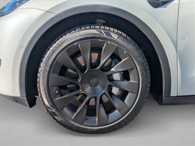 Used 2021 Tesla Model Y Long Range image 23