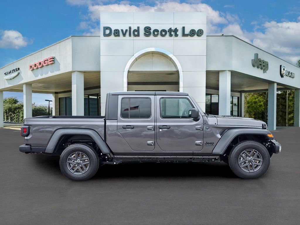 New 2025 Jeep Gladiator Sport image 4