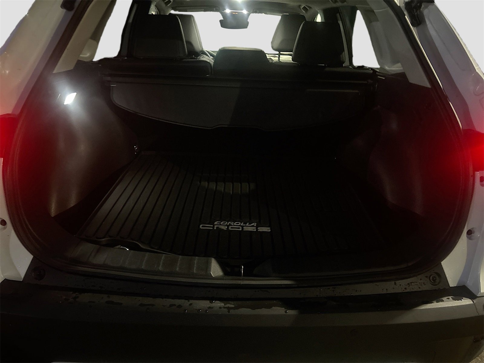 Used 2025 Toyota Corolla Cross XLE image 28