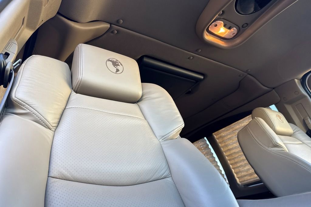 Used 2023 Chevrolet Express 2500 image 20