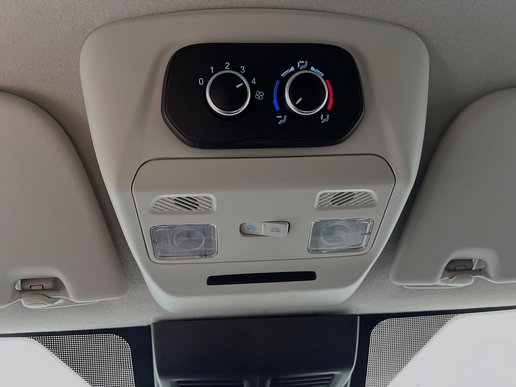 Used 2023 Ford Transit 350 XLT image 20