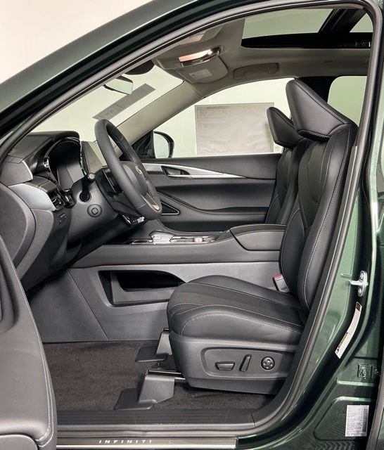 Certified 2027 INFINITI QX60 Luxe w/ Cargo Package FWD image 14