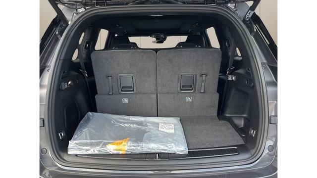 New 2026 Jeep Grand Cherokee L Limited w/ Limited Altitude Package image 14