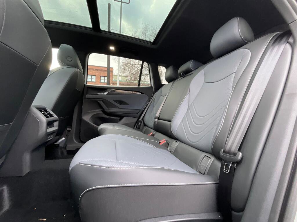 New 2026 Volkswagen Tiguan SE R-Line image 12