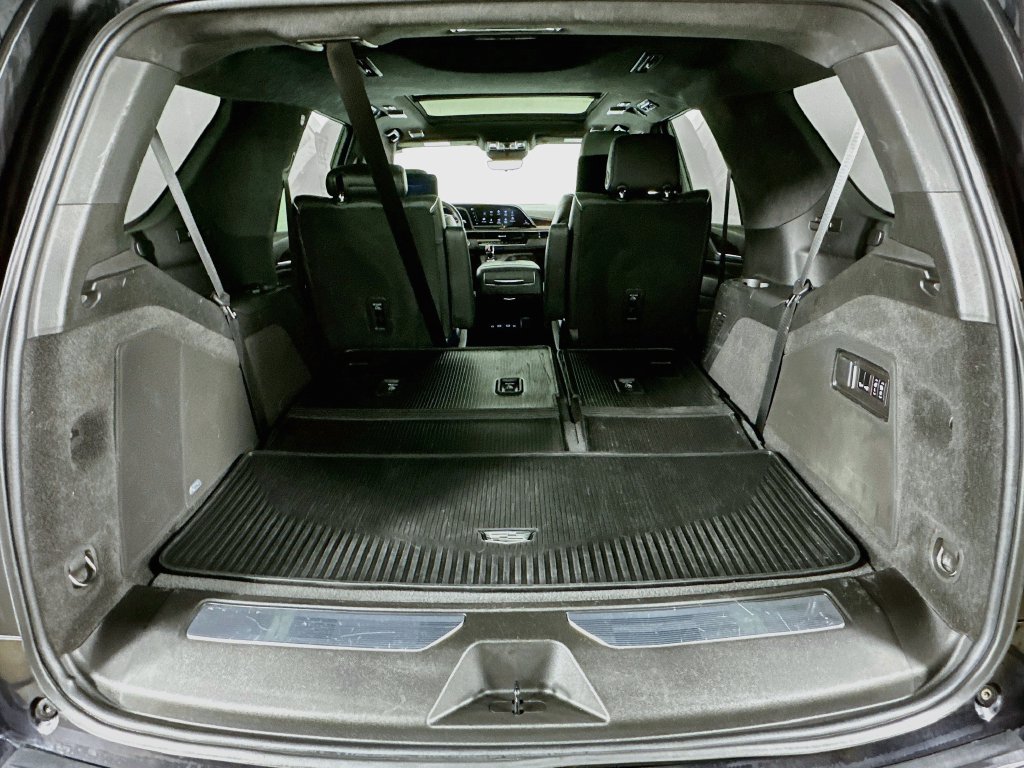 Used 2023 Cadillac Escalade Sport Platinum w/ LPO, ONYX Package AWD/4WD image 28