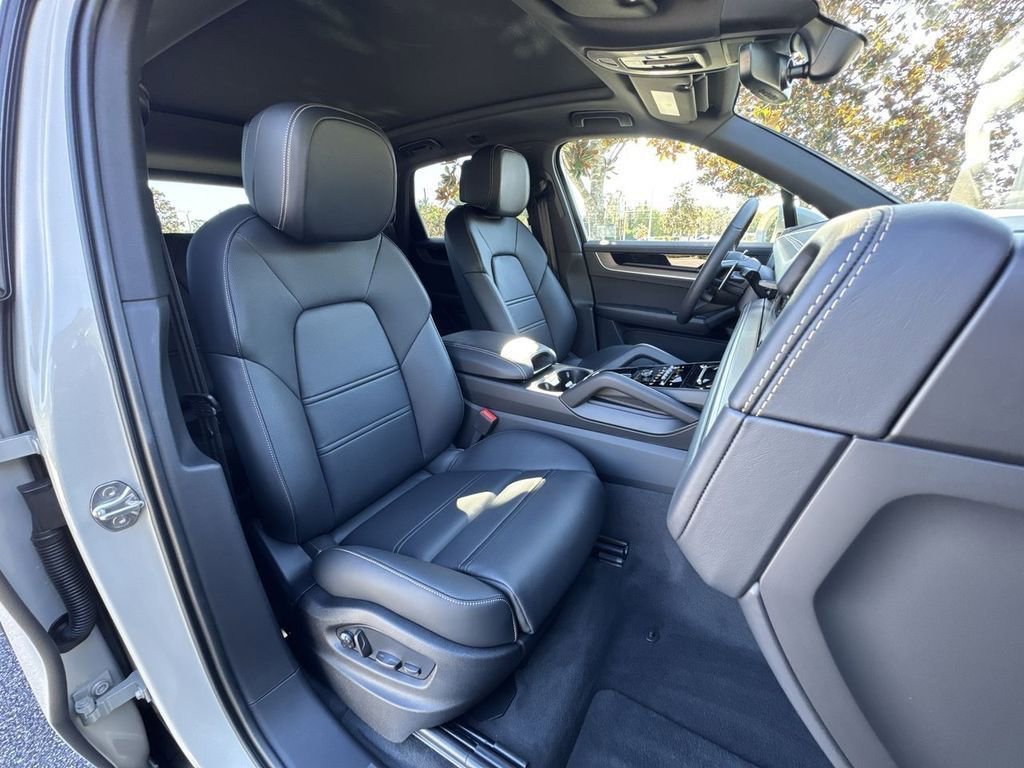 Certified 2026 Porsche Cayenne image 21