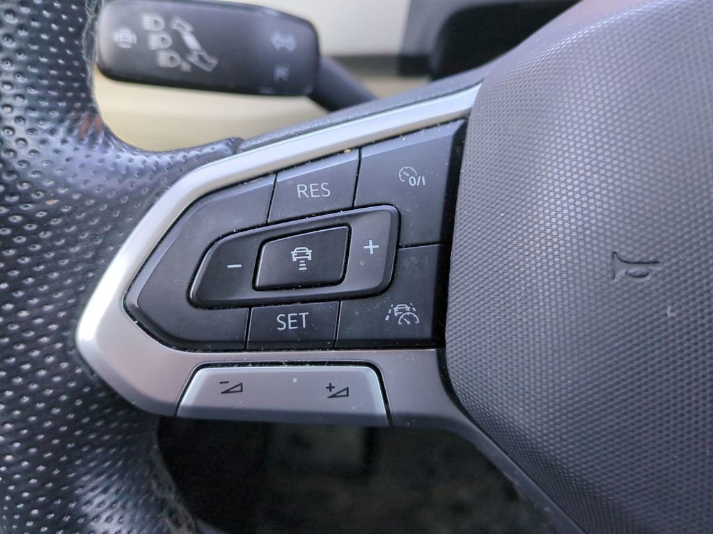 Used 2021 Volkswagen Atlas SEL R-Line image 18