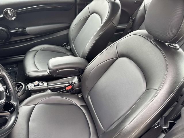 Used 2019 MINI Cooper 2-Door Hardtop w/ Storage Package image 16