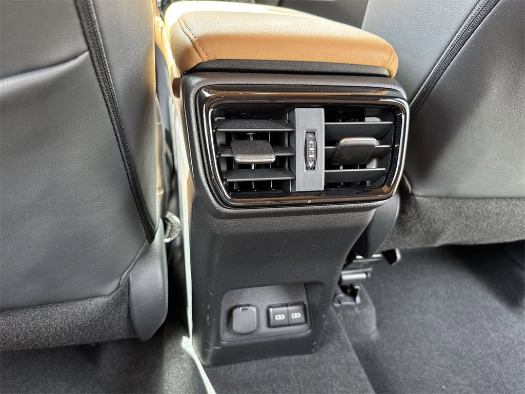 Used 2023 Lexus NX 250 FWD w/ Towing Package (2000 Lbs) image 38