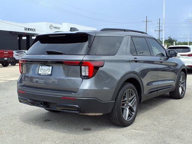 Used 2026 Ford Explorer ST-Line w/ ST-Line Street Pack RWD image 2