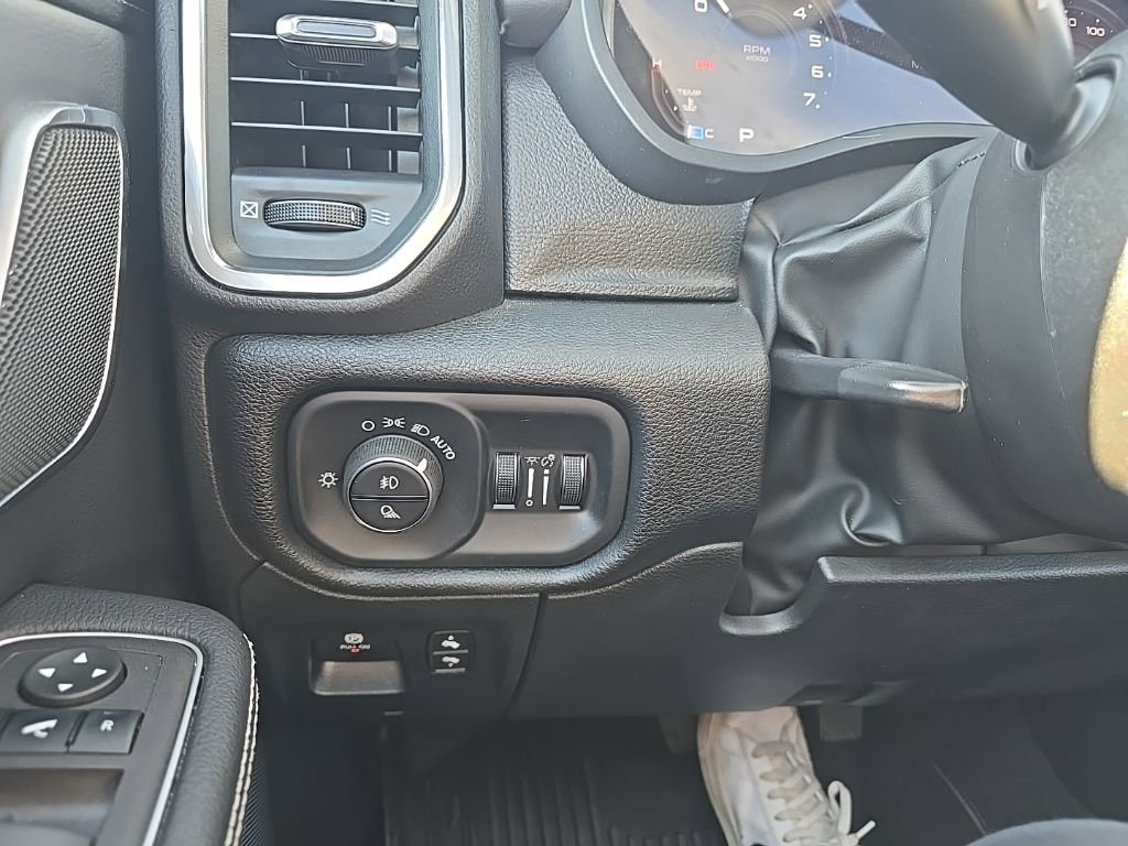 Used 2024 RAM 1500 Laramie image 19