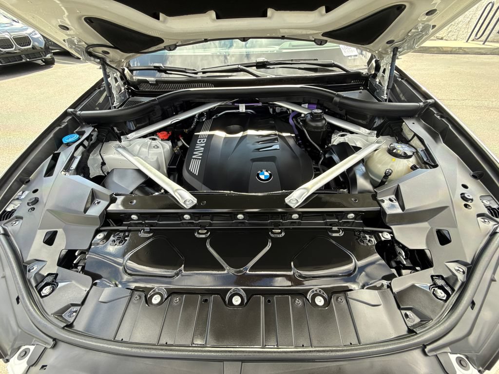 Used 2024 BMW X5 xDrive40i w/ Premium Package AWD/4WD image 12