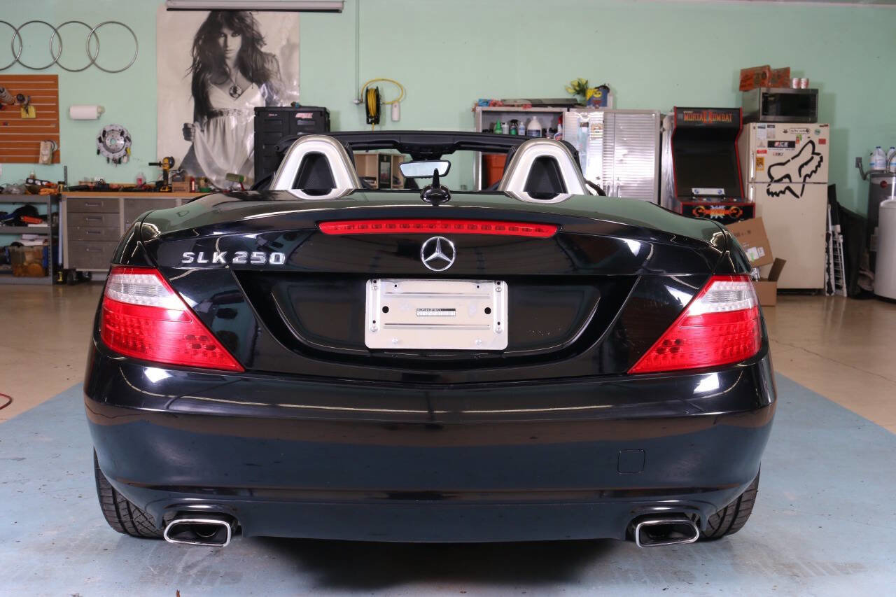 Used 2014 Mercedes-Benz SLK 250 w/ Premium Package image 24