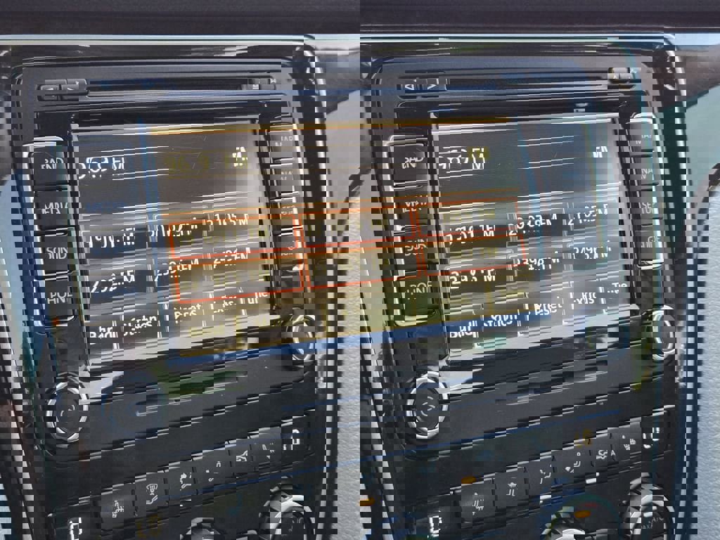 Used 2014 Volkswagen Passat TDI SEL Premium image 11