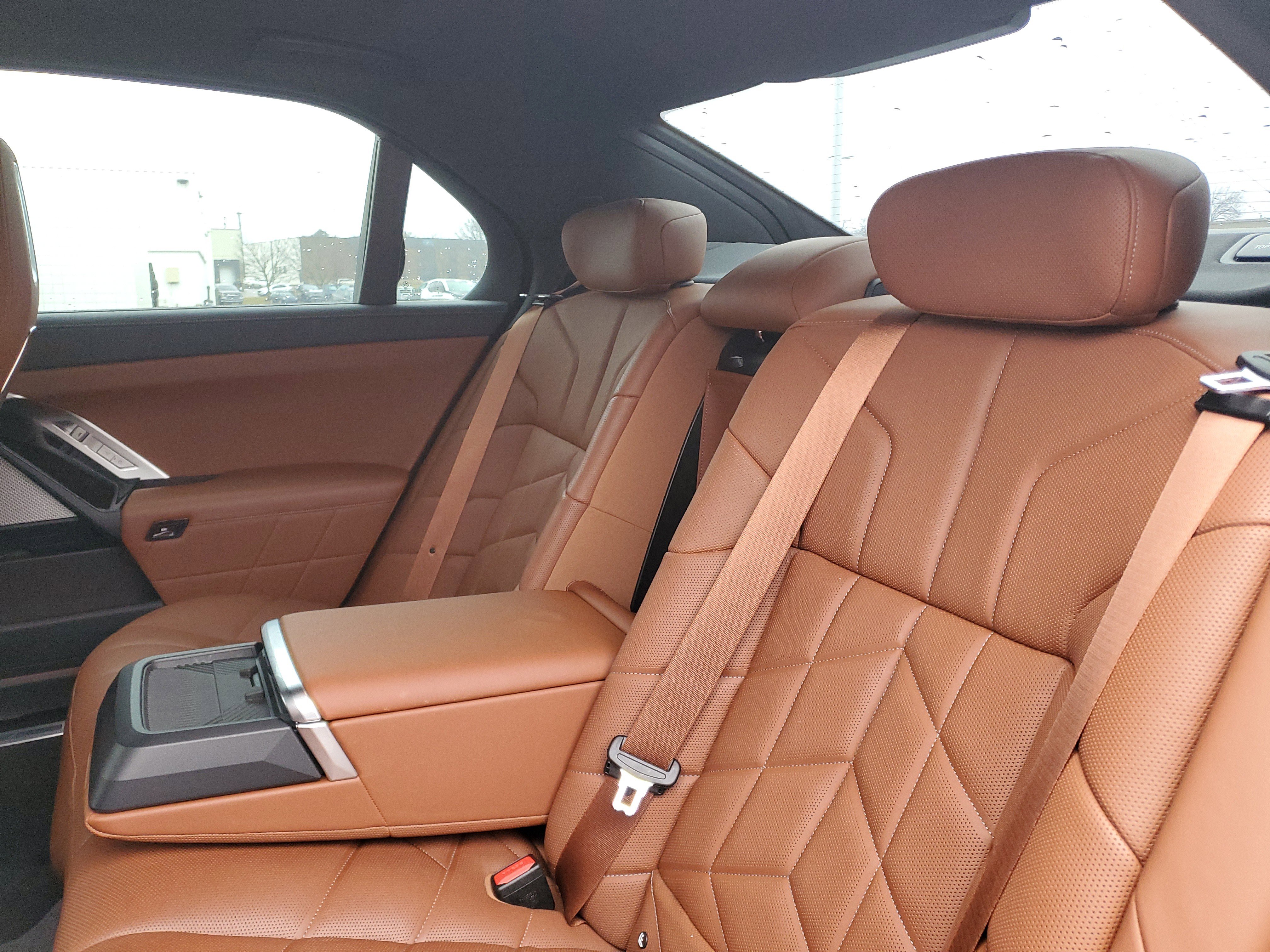 Used 2023 BMW 760i xDrive image 23