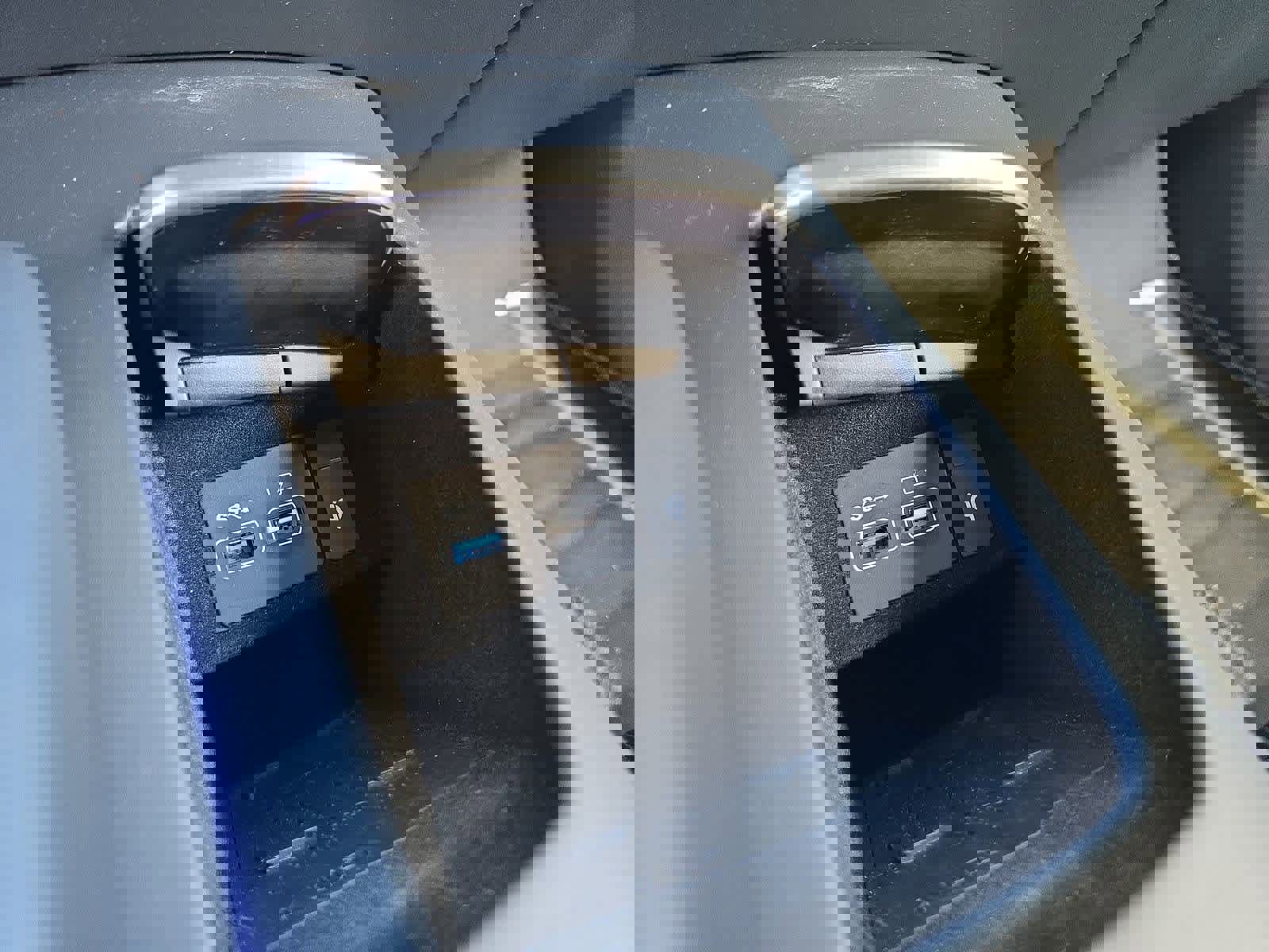 Used 2023 Genesis GV70 2.5T w/ Sport Prestige Package image 32