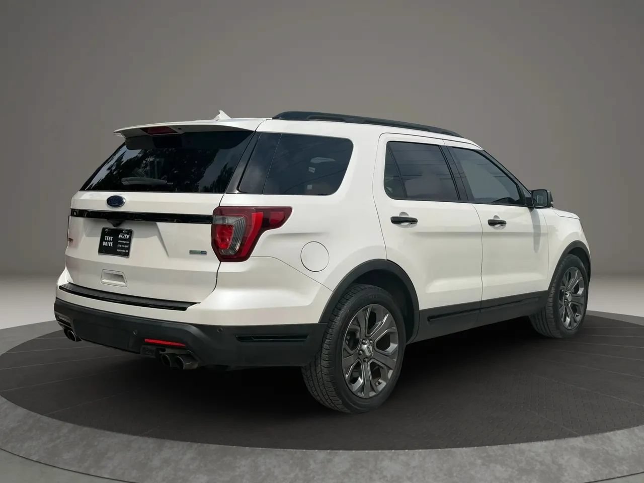 Used 2018 Ford Explorer Sport w/ Equipment Group 401A AWD/4WD image 4