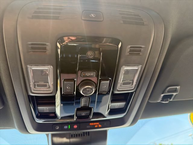 Used 2026 GMC Yukon Denali Ultimate AWD/4WD image 19