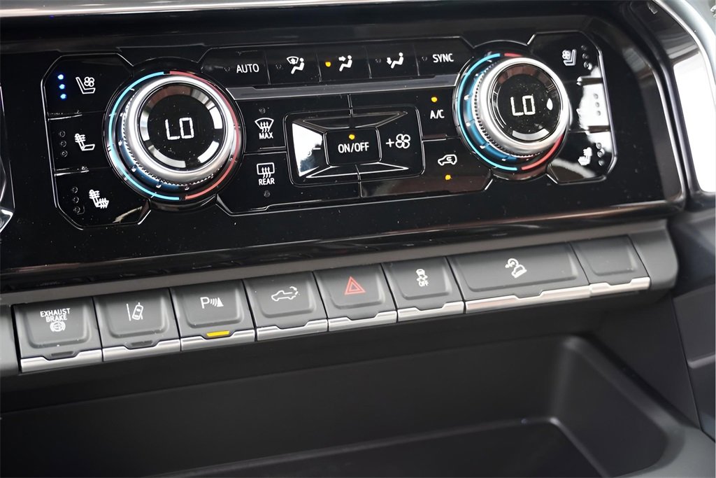 New 2026 GMC Sierra 2500 Denali Ultimate w/ Max Trailering Package image 17