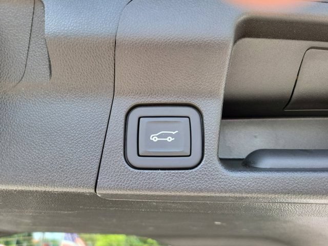 Used 2023 GMC Acadia SLT FWD image 7