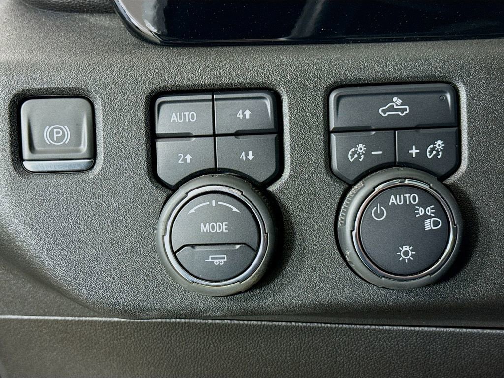 Used 2024 Chevrolet Silverado 1500 LT w/ Z71 Off-Road Package image 10