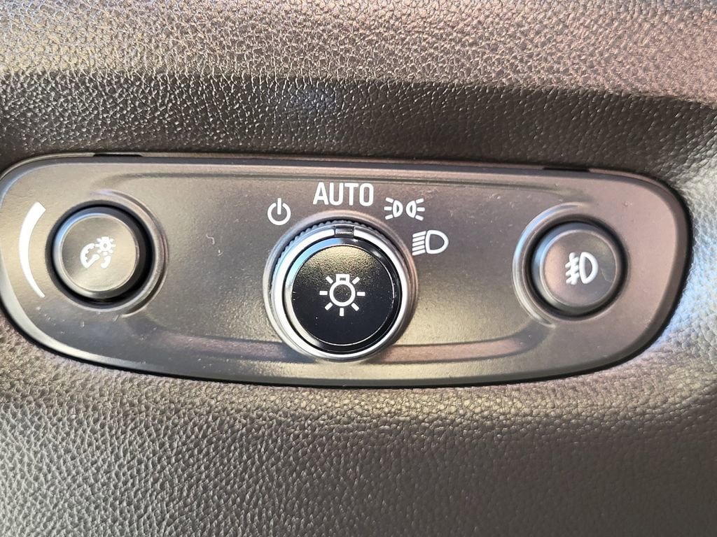 Used 2021 Chevrolet Traverse RS image 9