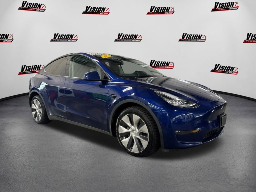 Used 2022 Tesla Model Y Long Range AWD/4WD image 3